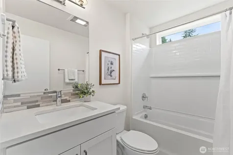 13628 Manor Way Lynnwood WA 98087