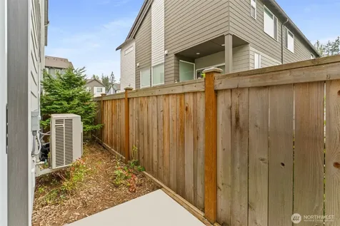 13628 Manor Way Lynnwood WA 98087