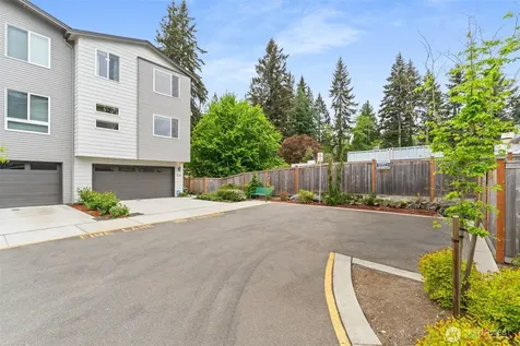 13628 Manor Way Lynnwood WA 98087