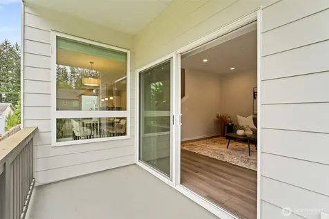 13628 Manor Way Lynnwood WA 98087