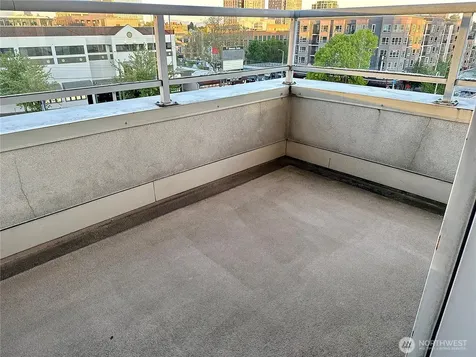 4528 8th Avenue NE Seattle WA 98105