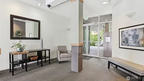 4528 8th Avenue NE Seattle WA 98105