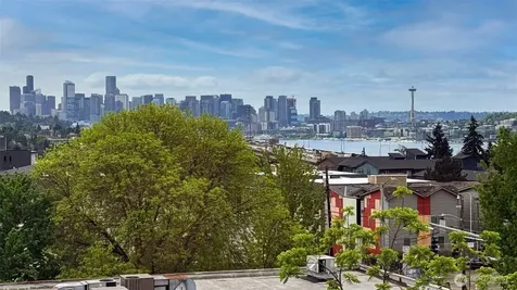 4528 8th Avenue NE Seattle WA 98105