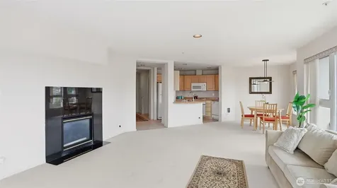 4528 8th Avenue NE Seattle WA 98105