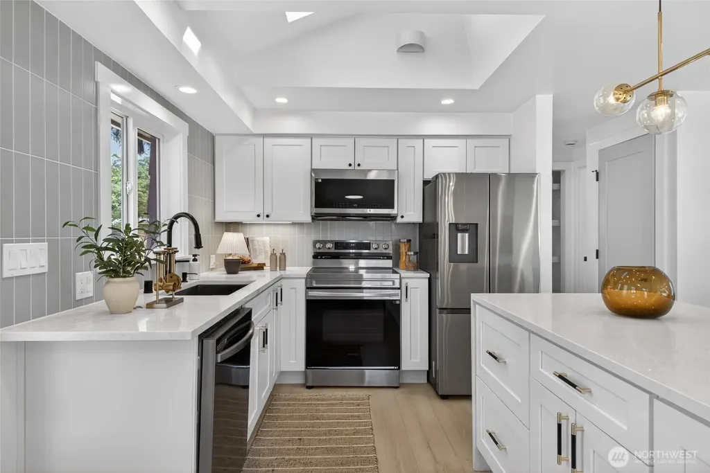 3402 48th Avenue SW Seattle WA 98116