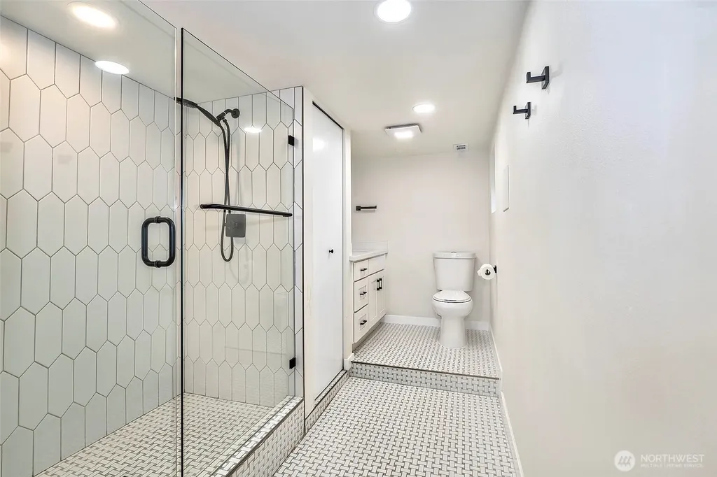 3806 35th Avenue W Seattle WA 98199