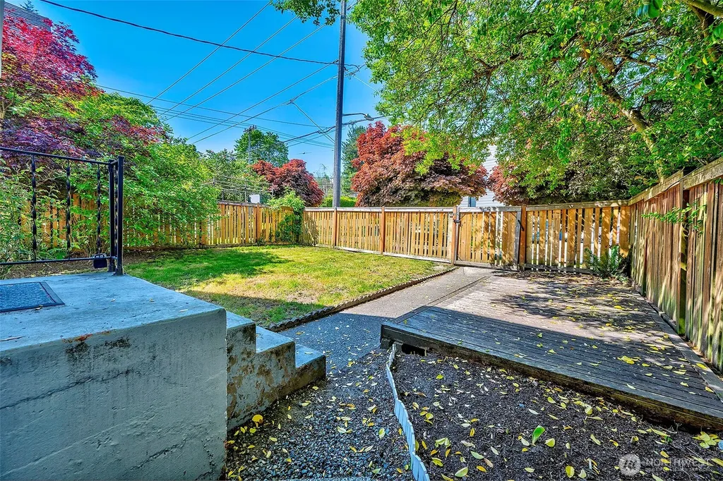 3806 35th Avenue W Seattle WA 98199