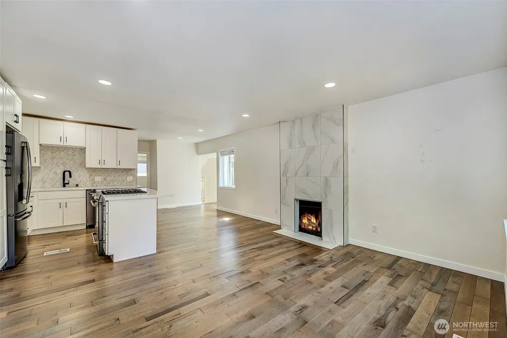 3806 35th Avenue W Seattle WA 98199