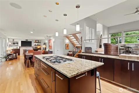 750 Kalmia Court NW Issaquah WA 98027