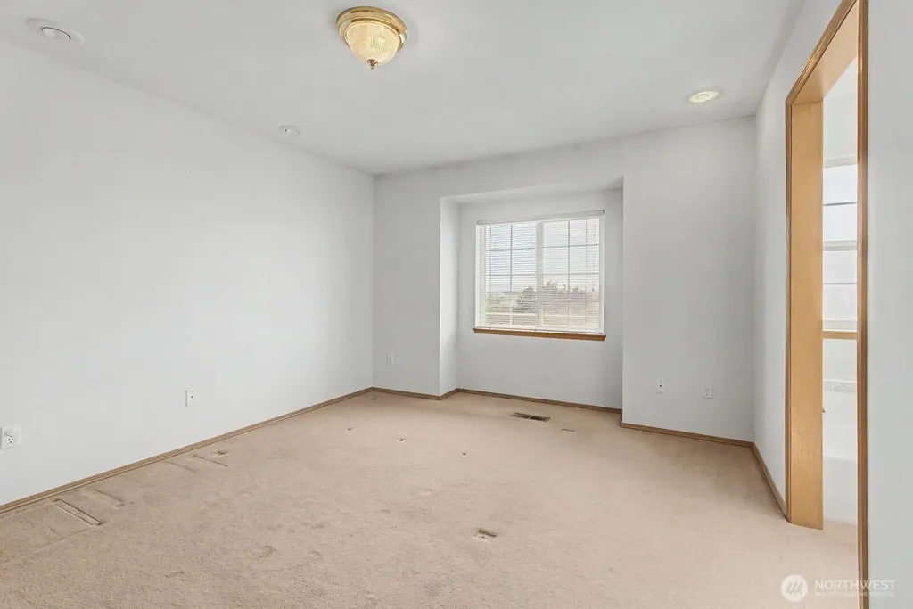 313 Peach Avenue Sunnyside WA 98944