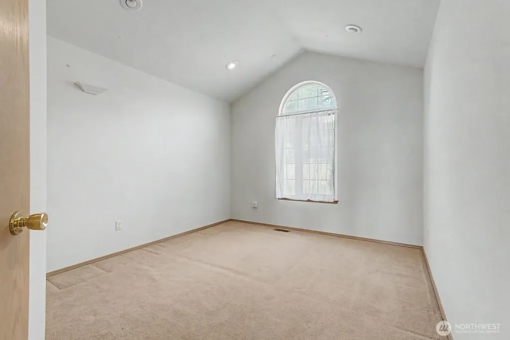 313 Peach Avenue Sunnyside WA 98944