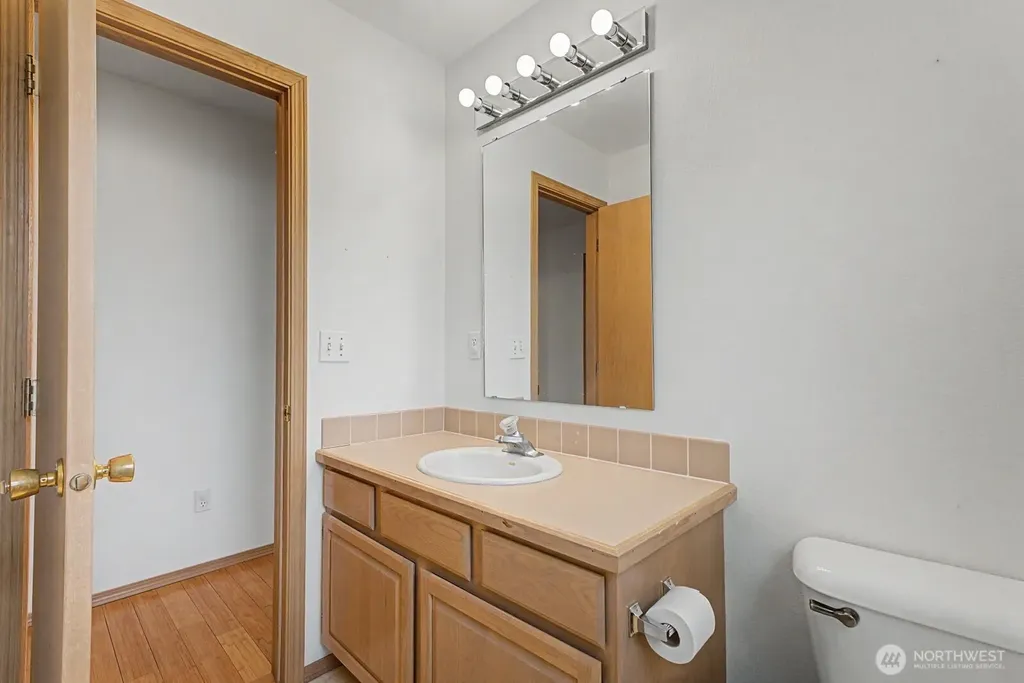 313 Peach Avenue Sunnyside WA 98944