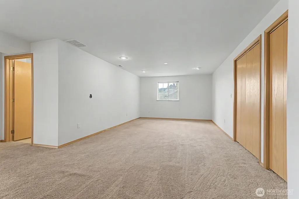 313 Peach Avenue Sunnyside WA 98944