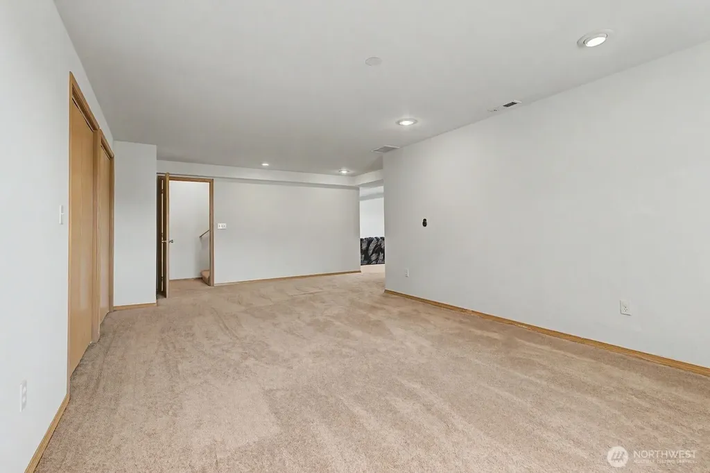 313 Peach Avenue Sunnyside WA 98944