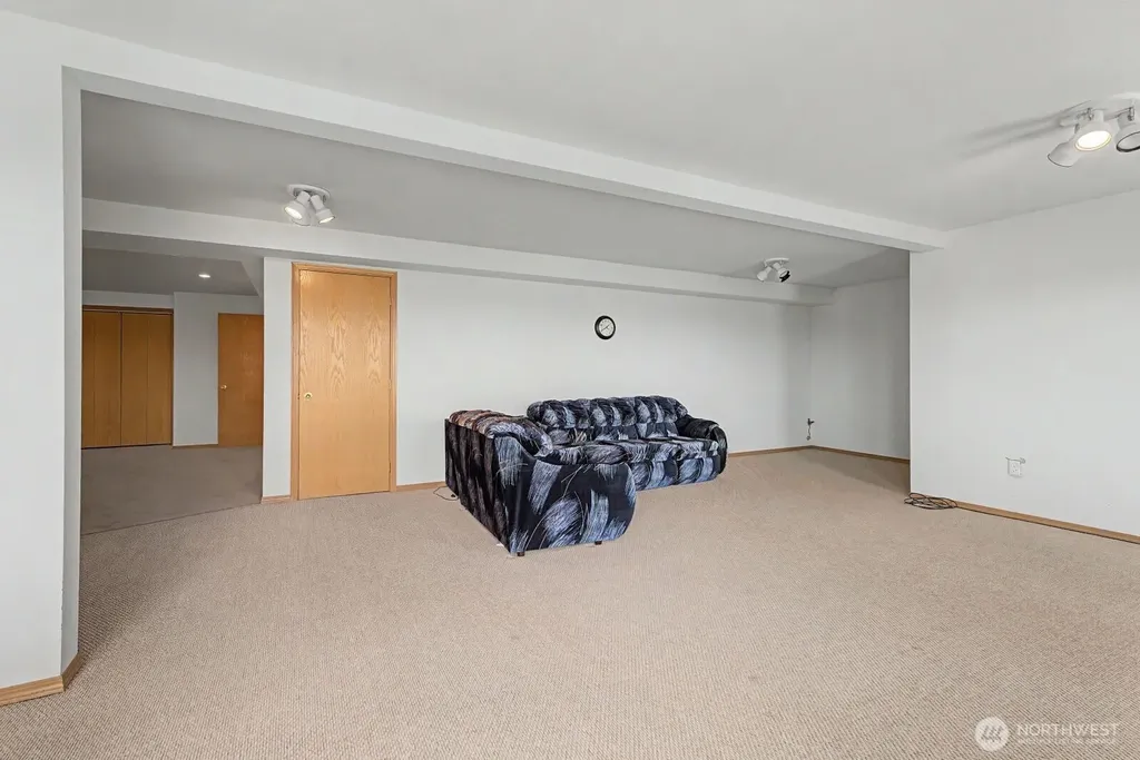 313 Peach Avenue Sunnyside WA 98944
