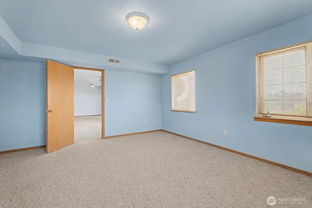 313 Peach Avenue Sunnyside WA 98944