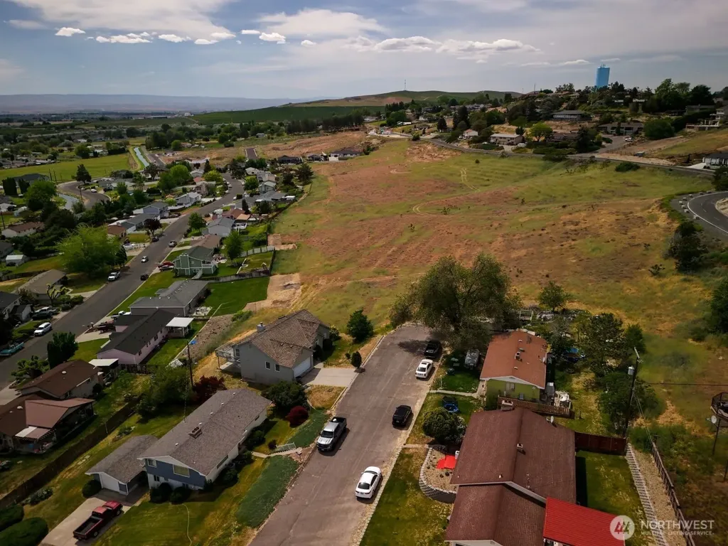 313 Peach Avenue Sunnyside WA 98944