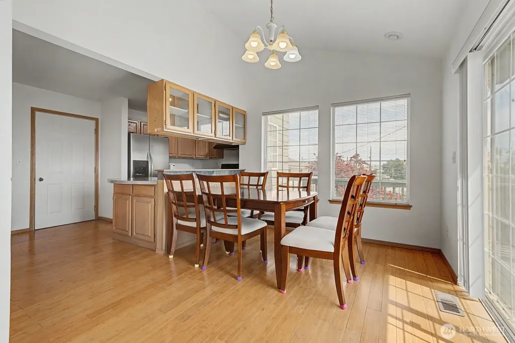 313 Peach Avenue Sunnyside WA 98944