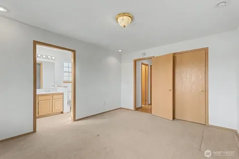 313 Peach Avenue Sunnyside WA 98944