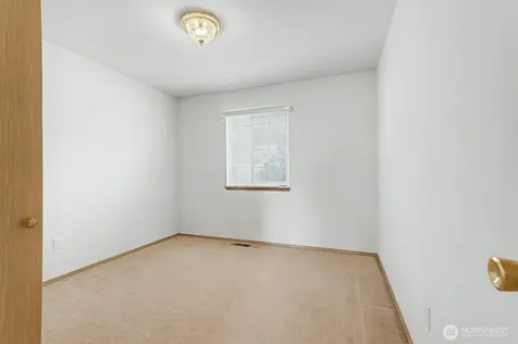 313 Peach Avenue Sunnyside WA 98944