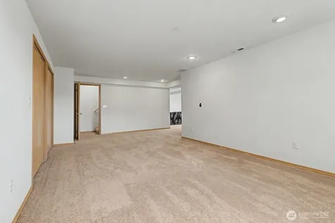 313 Peach Avenue Sunnyside WA 98944