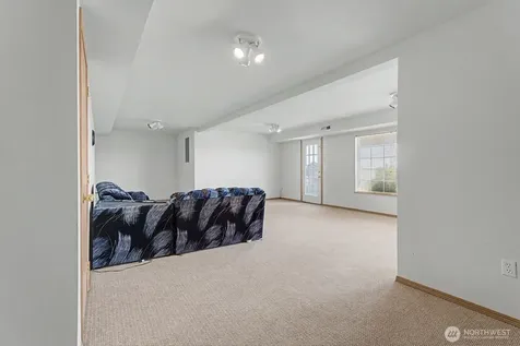 313 Peach Avenue Sunnyside WA 98944