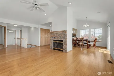 313 Peach Avenue Sunnyside WA 98944