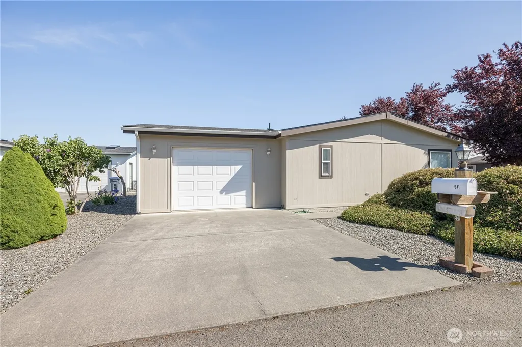541 N 7th Sequim WA 98382