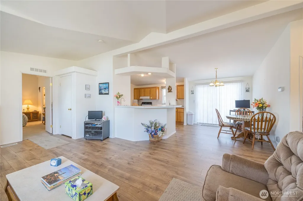 541 N 7th Sequim WA 98382