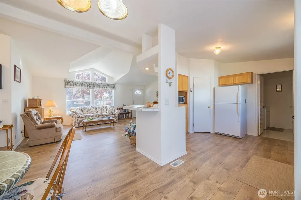 541 N 7th Sequim WA 98382