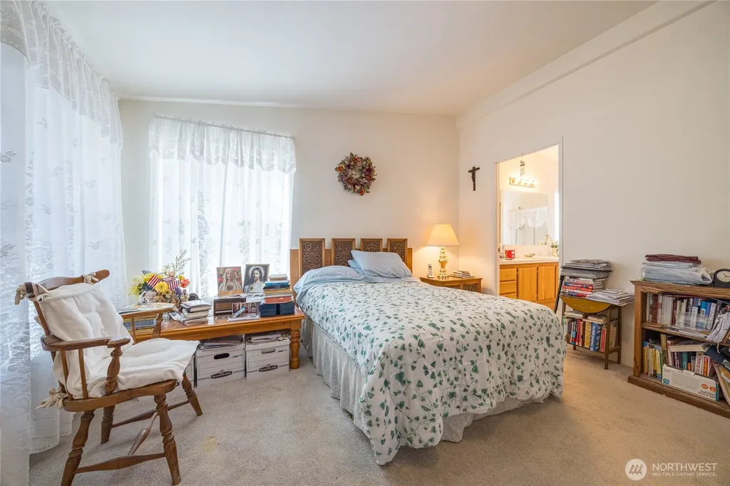541 N 7th Sequim WA 98382