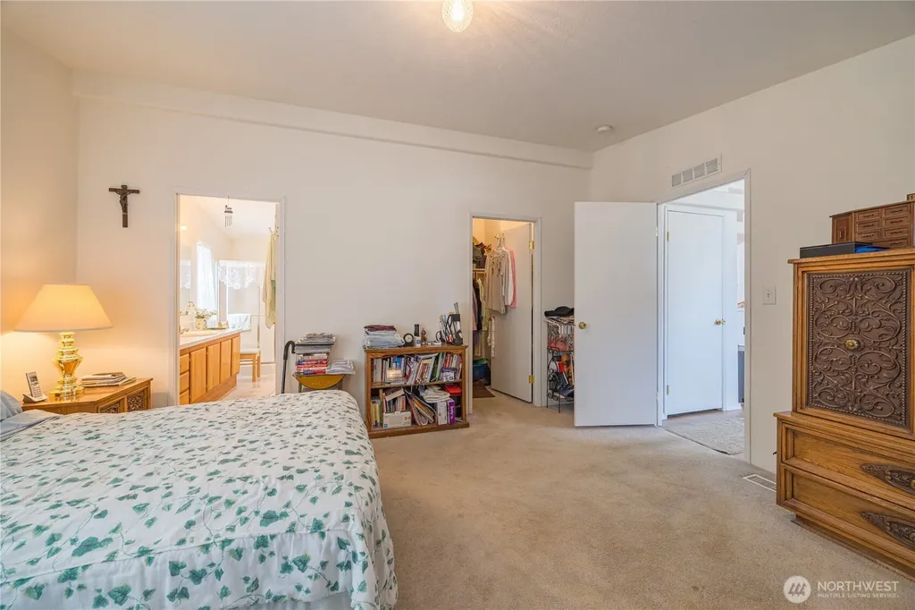 541 N 7th Sequim WA 98382