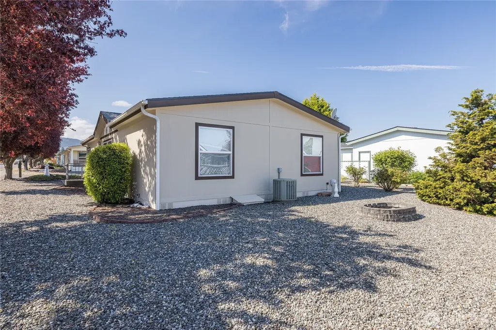 541 N 7th Sequim WA 98382