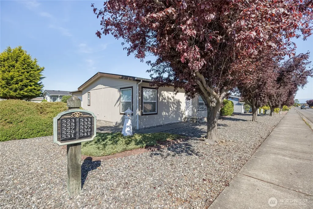 541 N 7th Sequim WA 98382