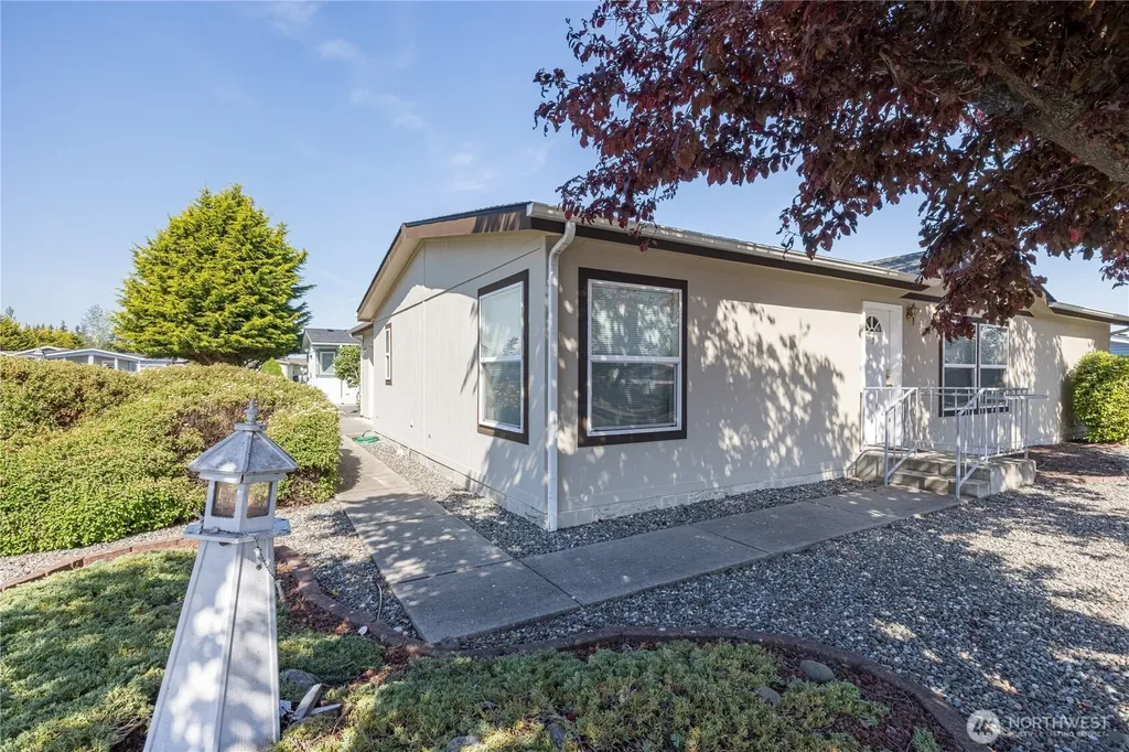 541 N 7th Sequim WA 98382