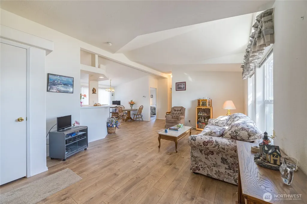 541 N 7th Sequim WA 98382