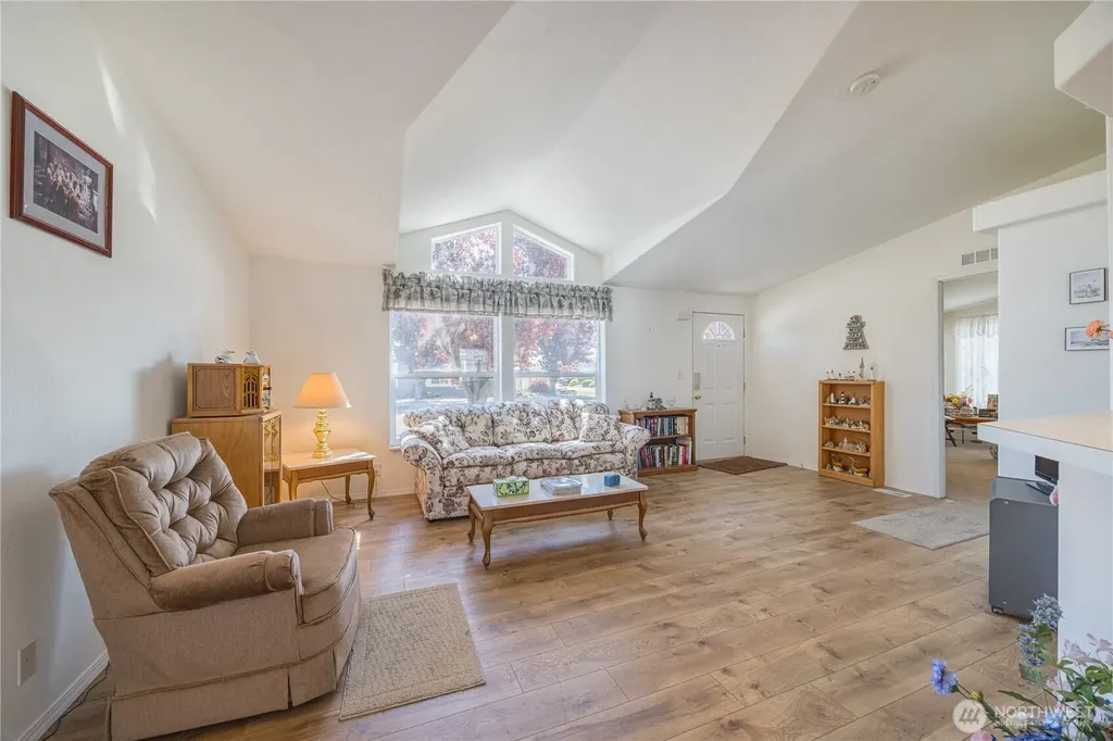 541 N 7th Sequim WA 98382