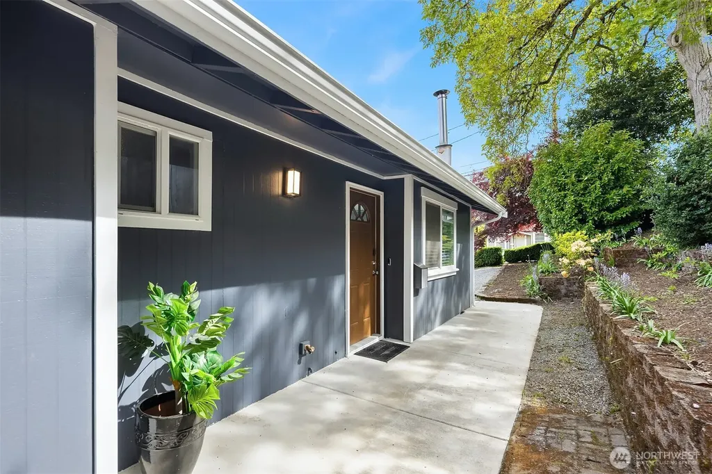 3912 S Orcas Street Seattle WA 98118