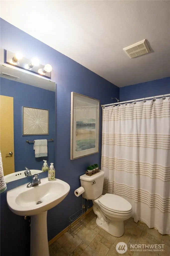 33219 41st Place S Federal Way WA 98001