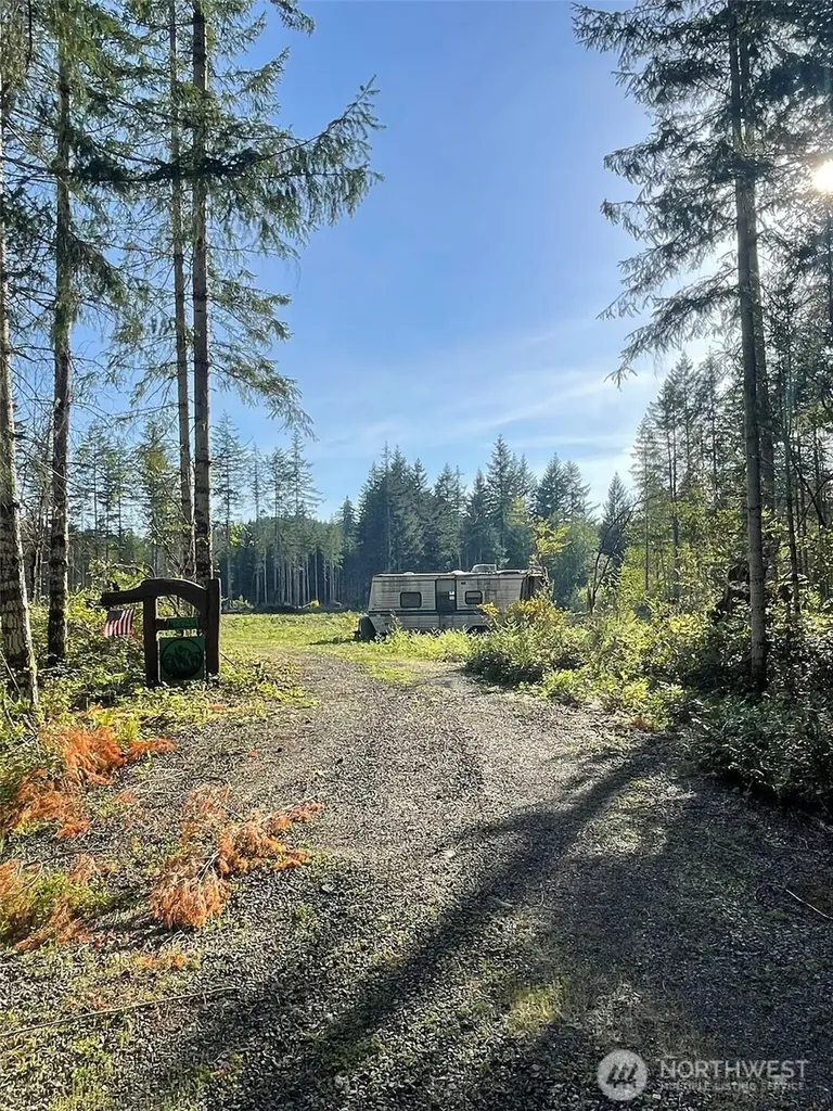 14253 W Cloquallum Road Elma WA 98546