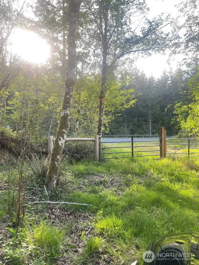 14253 W Cloquallum Road Elma WA 98546