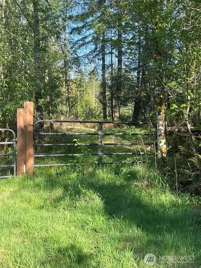14253 W Cloquallum Road Elma WA 98546