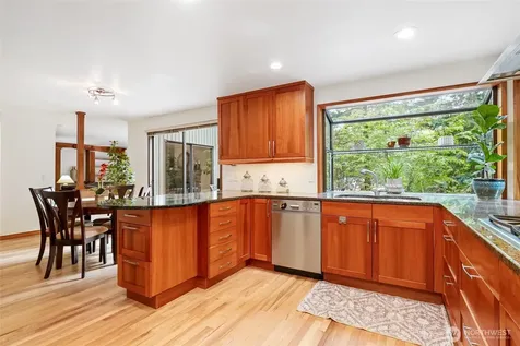 3903 142nd Place NE Bellevue WA 98007