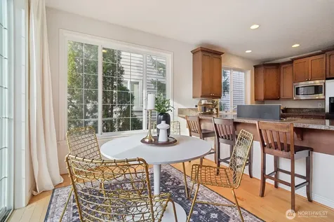 2038 30th Lane NE Issaquah WA 98029
