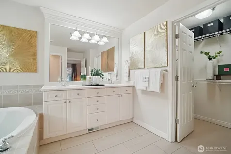 2038 30th Lane NE Issaquah WA 98029