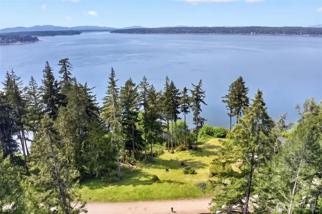 6902 190th Avenue SW Longbranch WA 98351