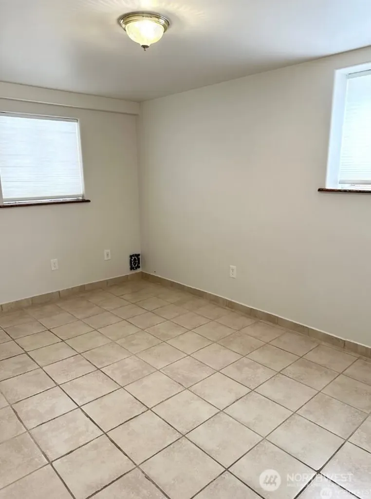 4207 S Bateman Street Seattle WA 98118