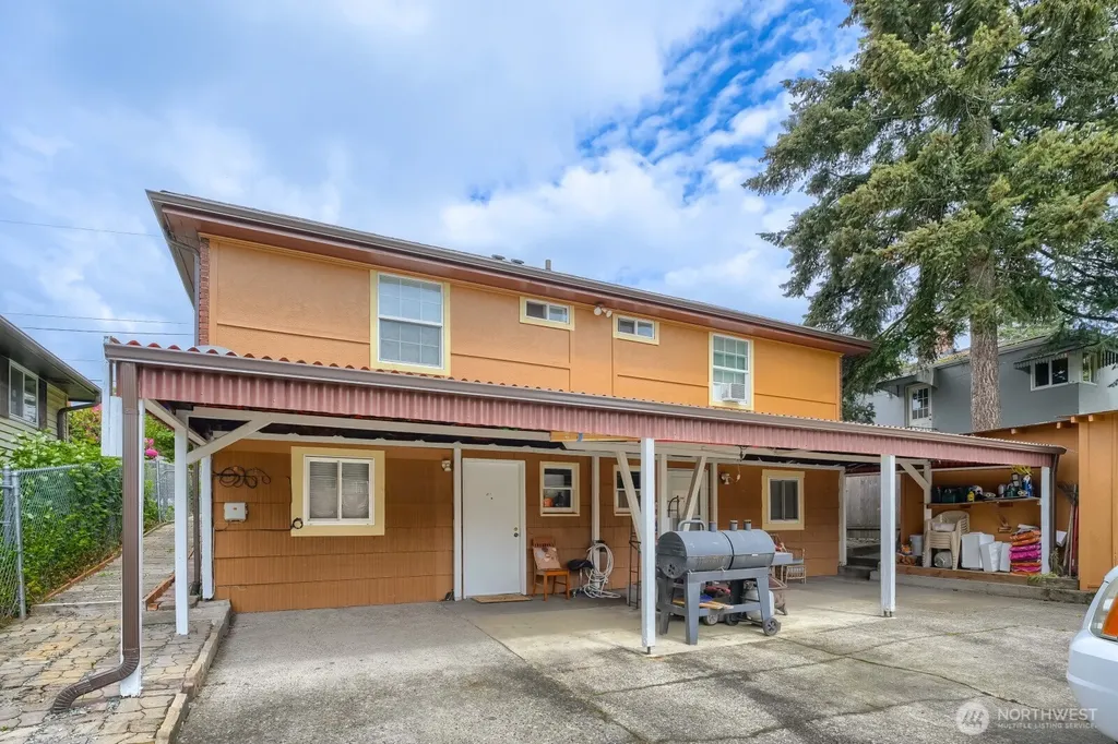 4207 S Bateman Street Seattle WA 98118