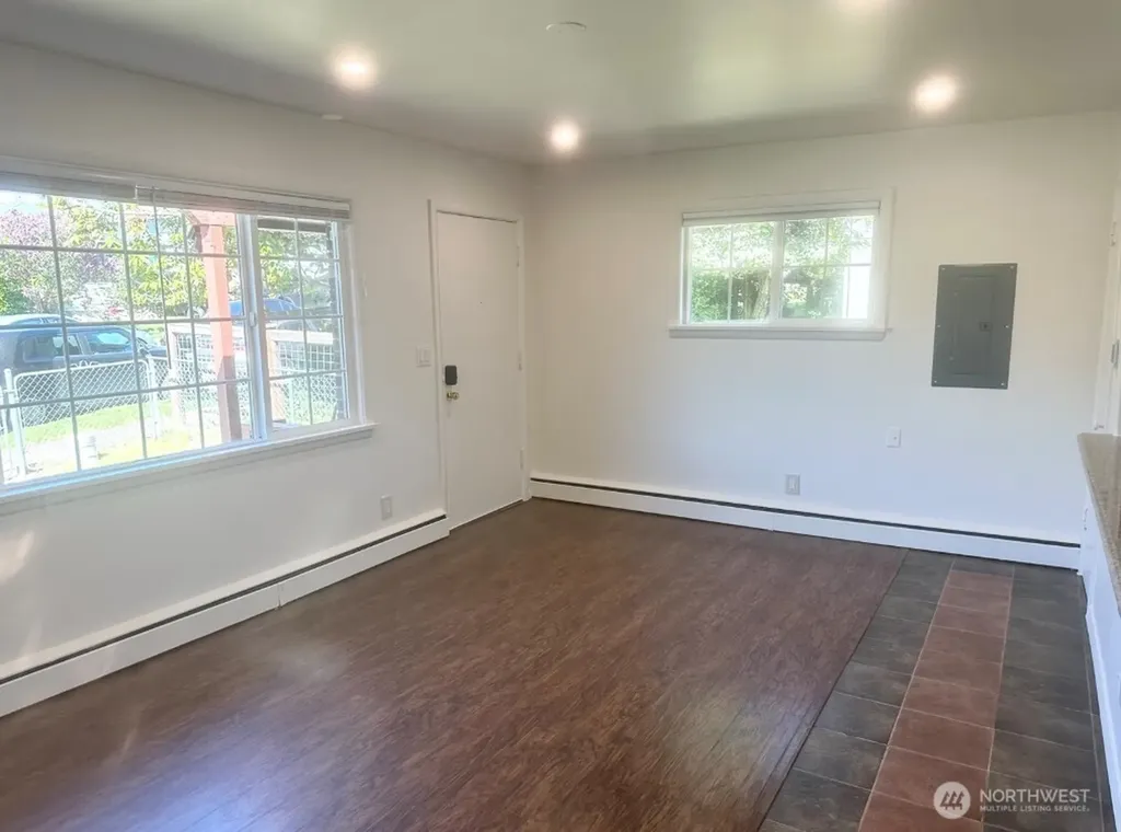 4207 S Bateman Street Seattle WA 98118