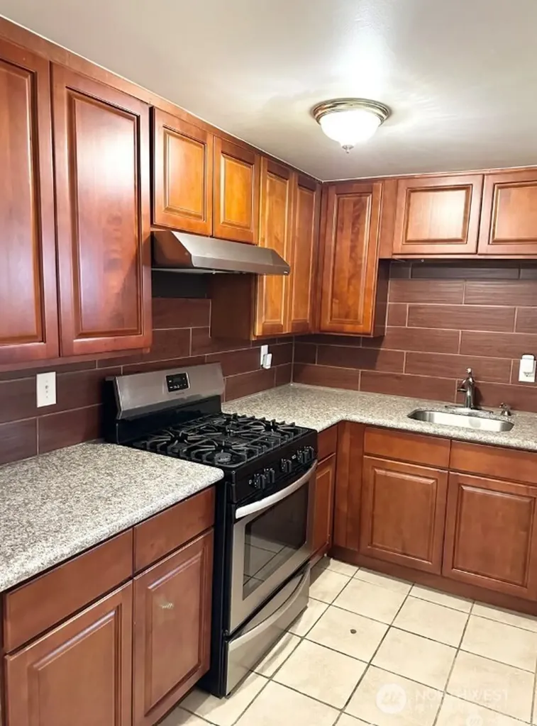 4207 S Bateman Street Seattle WA 98118
